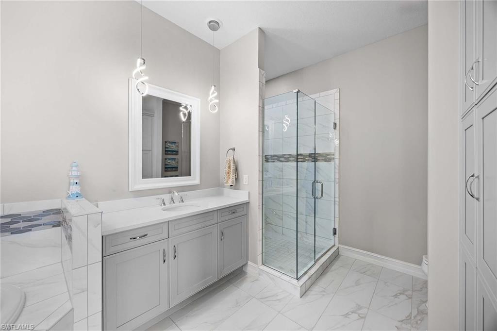 7781 Hawthorne Dr 3204 Property Photo 26