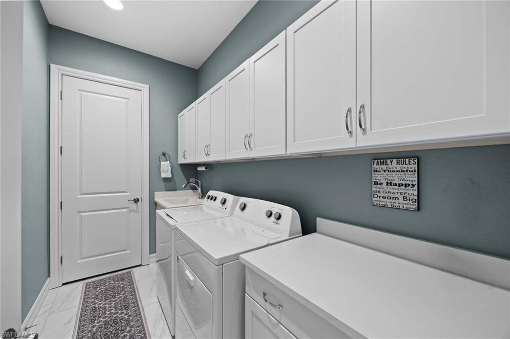 7781 Hawthorne Dr 3204 Property Photo 39