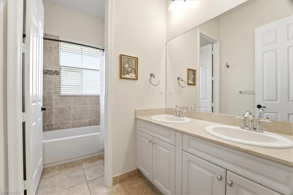5149 Roma St Property Photo 23