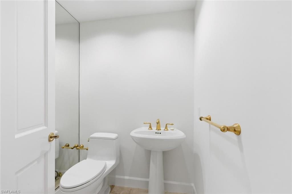 8665 Bay Colony Dr Ph 2003 Property Photo 23