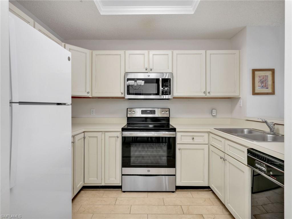 900 Arbor Lake Dr 9-301 Property Photo 15