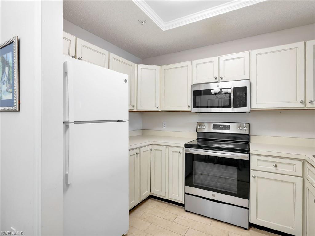 900 Arbor Lake Dr 9-301 Property Photo 16