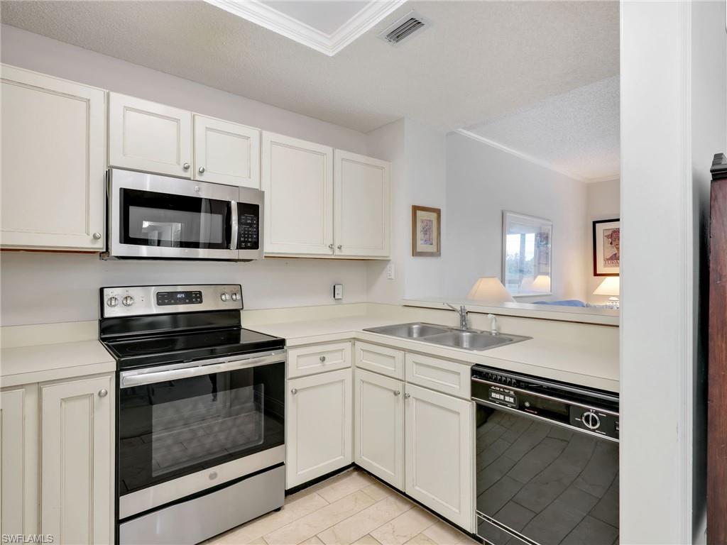 900 Arbor Lake Dr 9-301 Property Photo 17