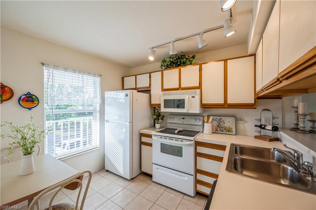1325 Mainsail Dr 1213 Property Photo 12