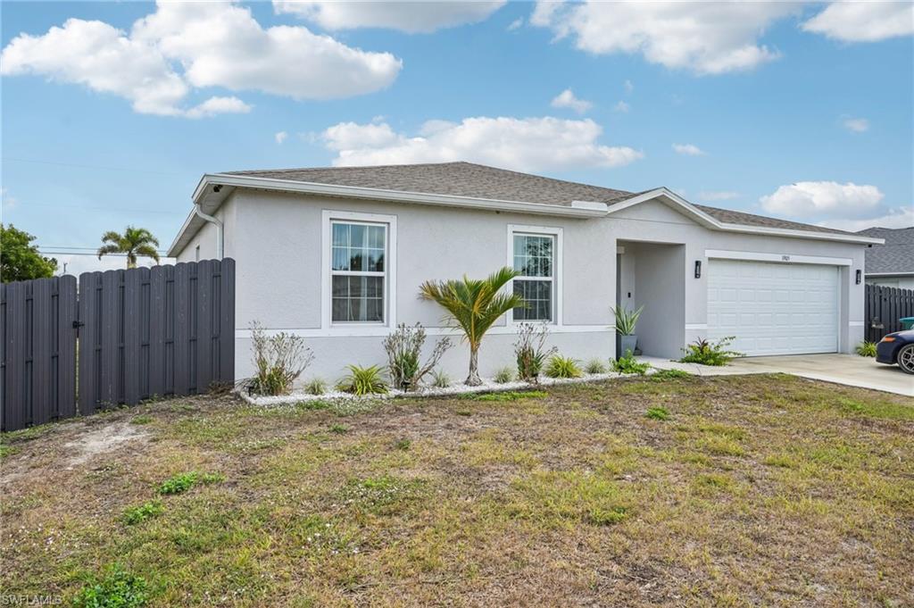 1905 17th Ave Property Photo 2
