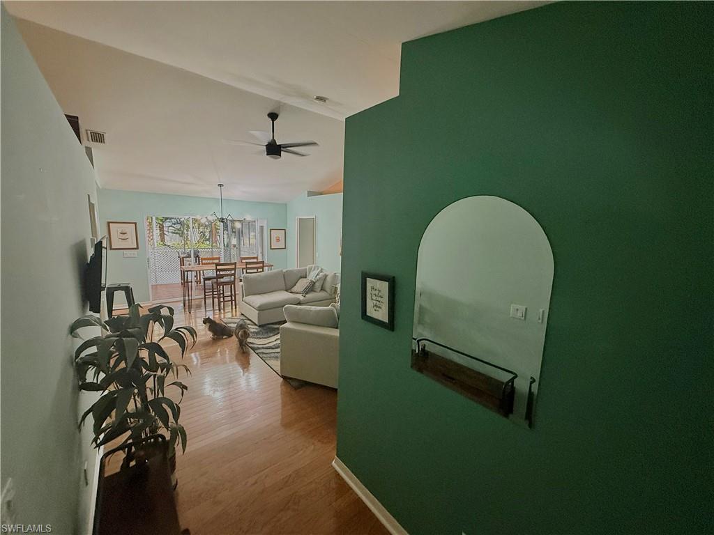 28062 Oak Ln Property Photo 5