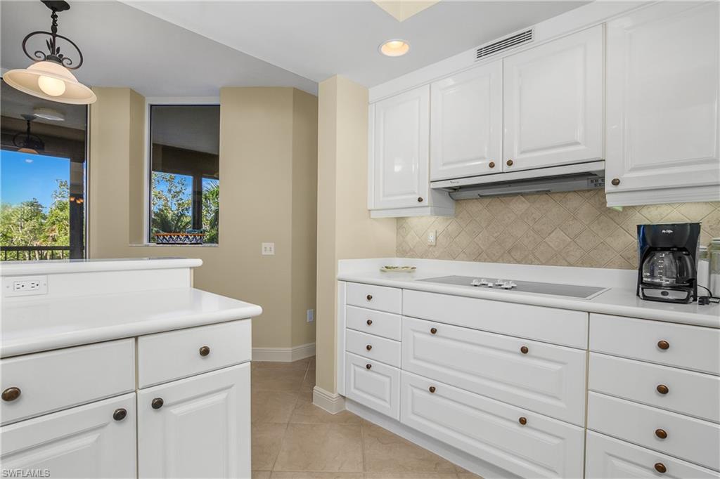 7225 Pelican Bay Blvd 204 Property Photo 10