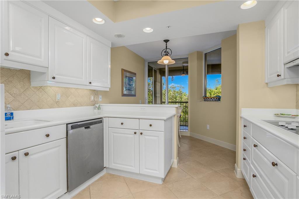 7225 Pelican Bay Blvd 204 Property Photo 11