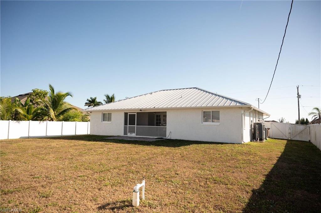 113 11th Ter Property Photo 3