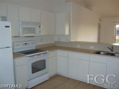 2112 Chiquita Blvd N Property Photo 3