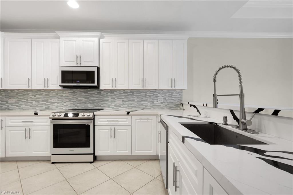 2082 Tobago Cir Property Photo 11