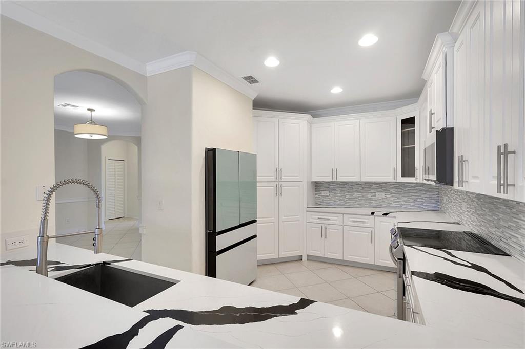 2082 Tobago Cir Property Photo 14