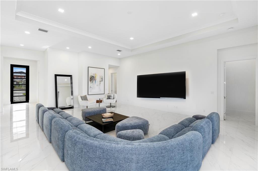 9675 Moonflower Ct Property Photo 3