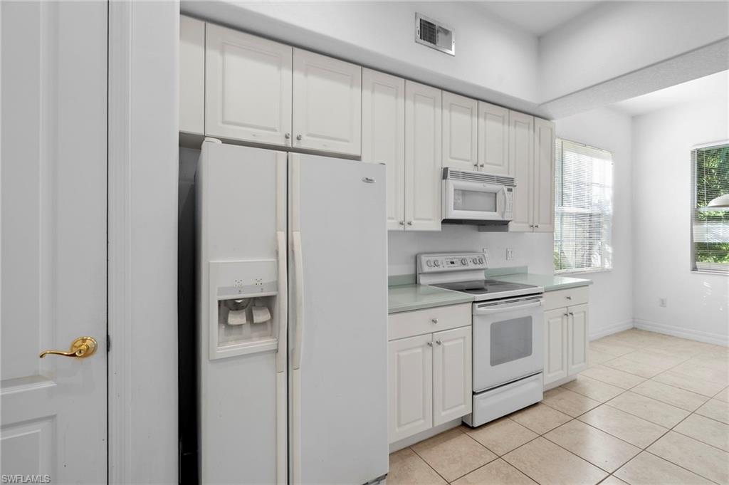 6010 Jonathans Bay Cir 102 Property Photo 11