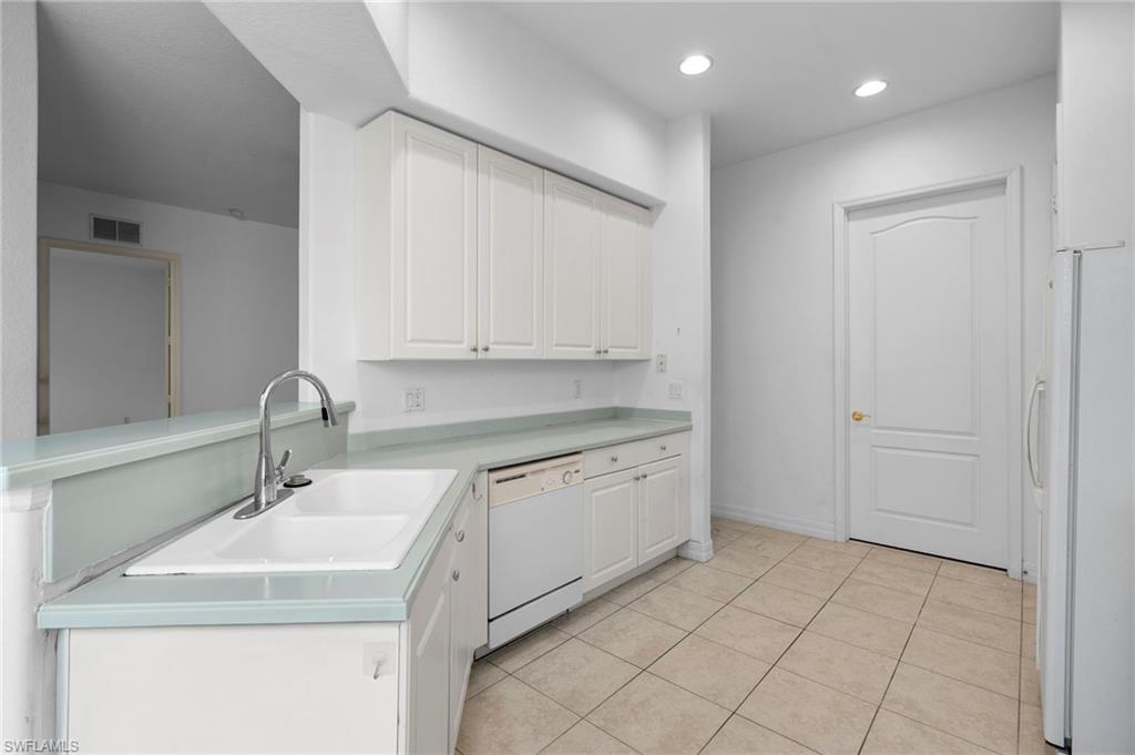 6010 Jonathans Bay Cir 102 Property Photo 13