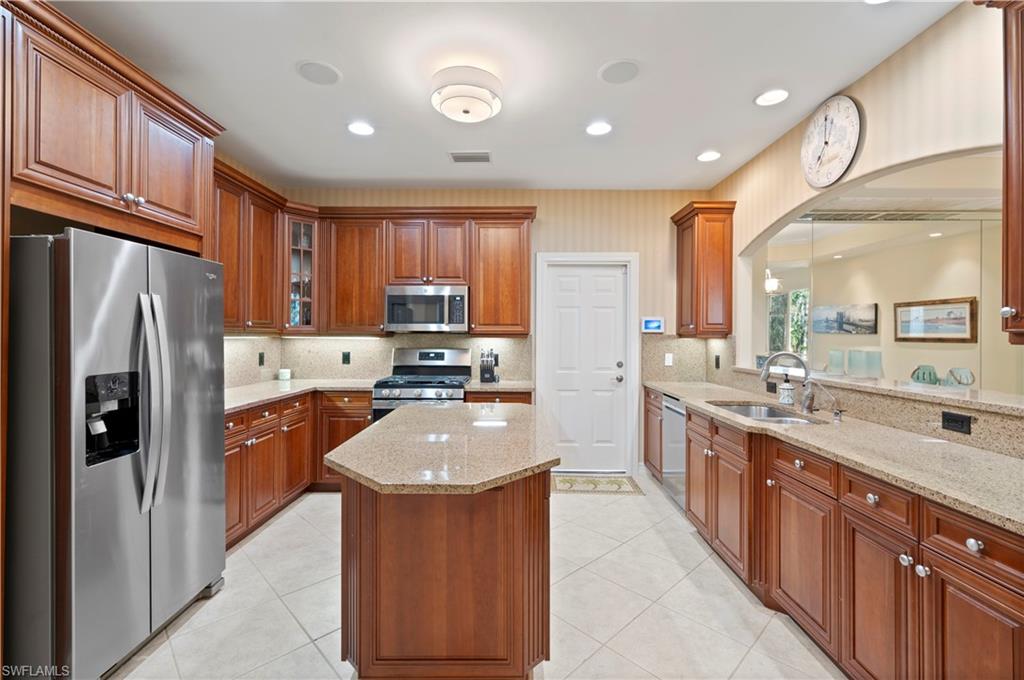 2809 Tiburon Blvd E 2 Property Photo 9