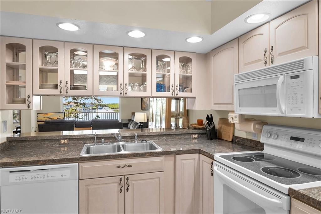 290 Newport Dr 107 Property Photo 10