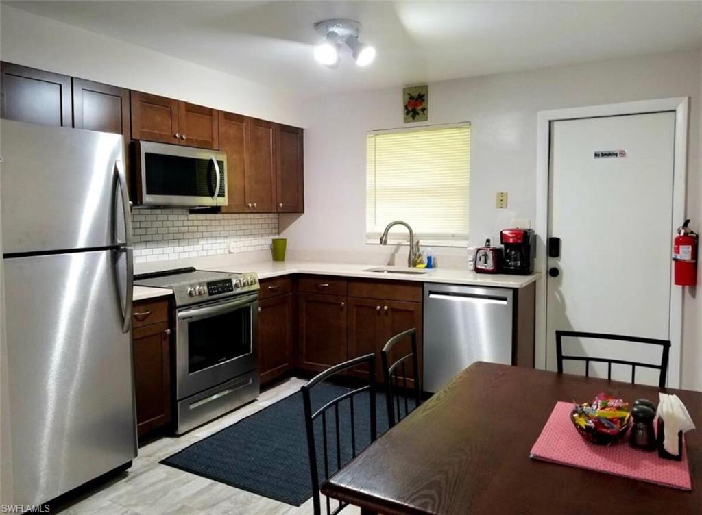 1136 Michigan Ave Property Photo 3