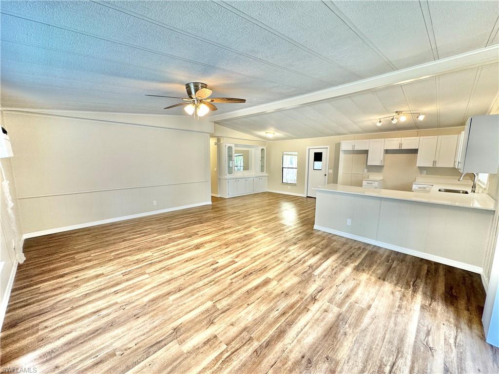 1252 Henderson Creek Dr Property Photo 5