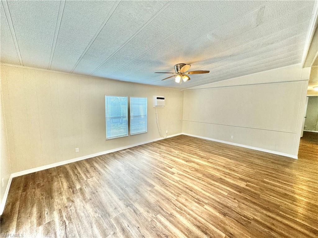 1252 Henderson Creek Dr Property Photo 6