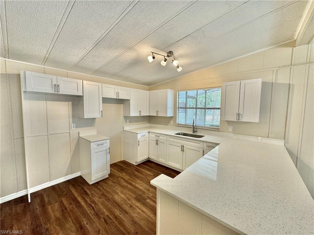 1252 Henderson Creek Dr Property Photo 8