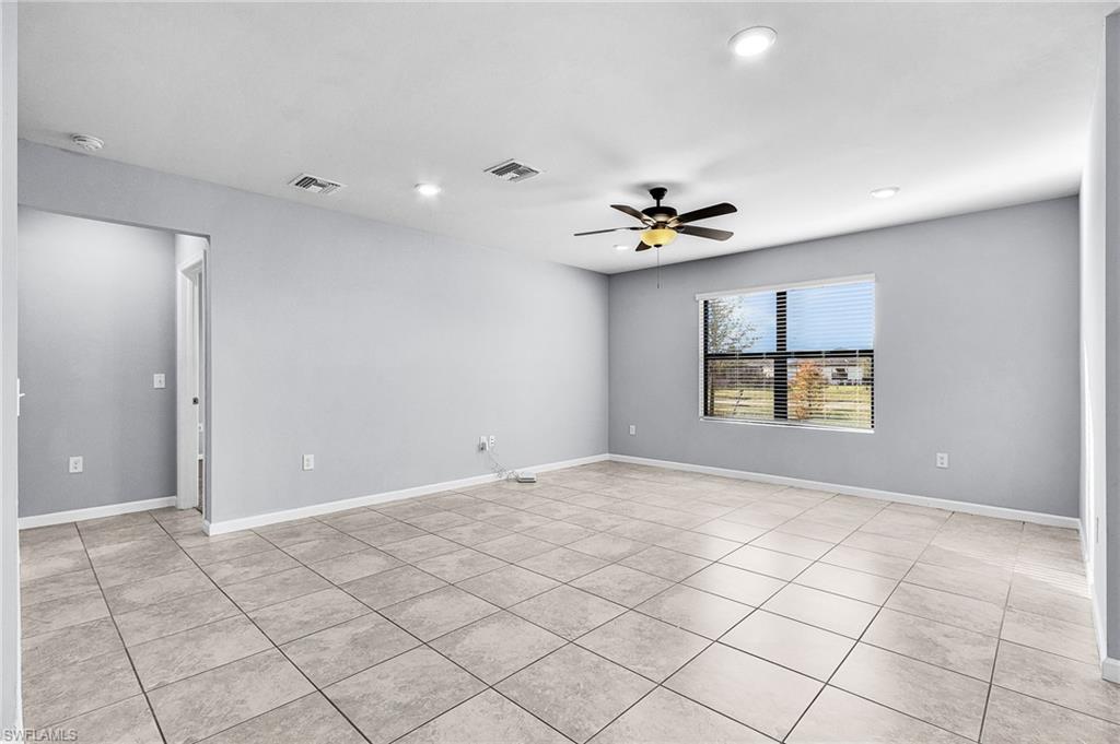 16033 Beachberry Dr Property Photo 6