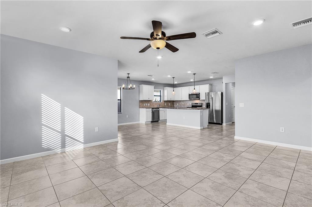 16033 Beachberry Dr Property Photo 7