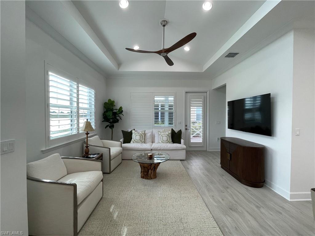 6984 Saona Ct Property Photo 8