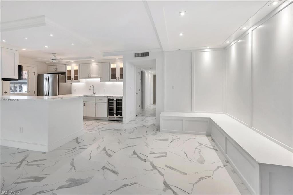 222 Harbour DR 114 Property Photo 1