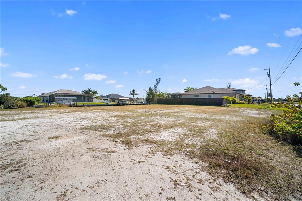 2347 36th Pl Property Photo 4