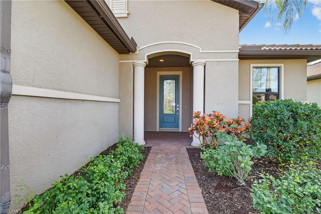 6230 Victory Dr Property Photo 3