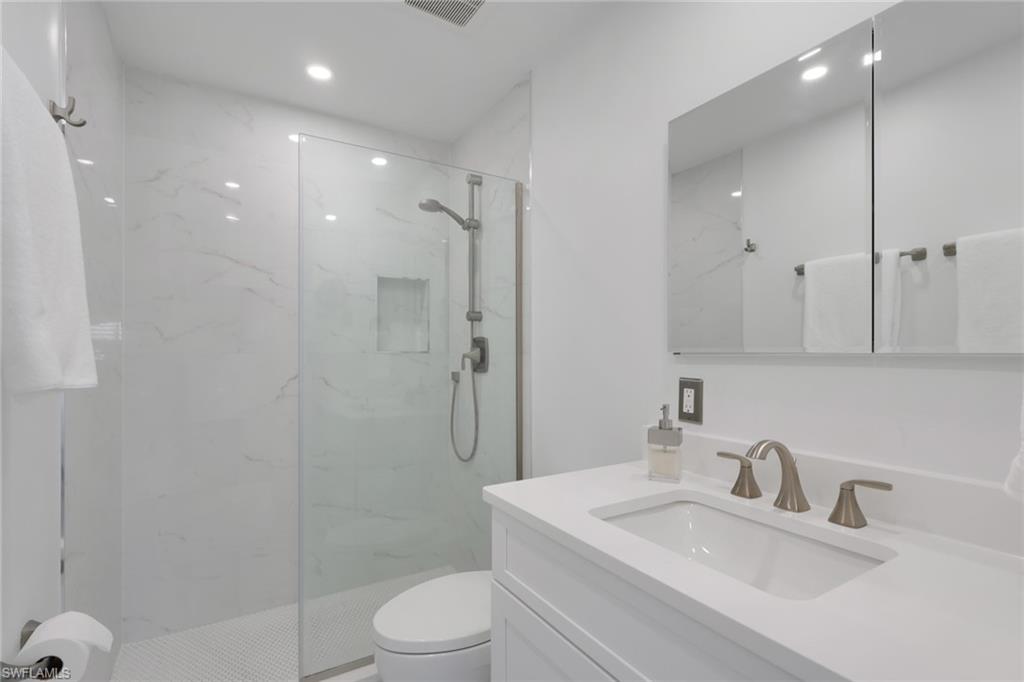 2100 Gulf Shore Blvd N 113 Property Photo 22