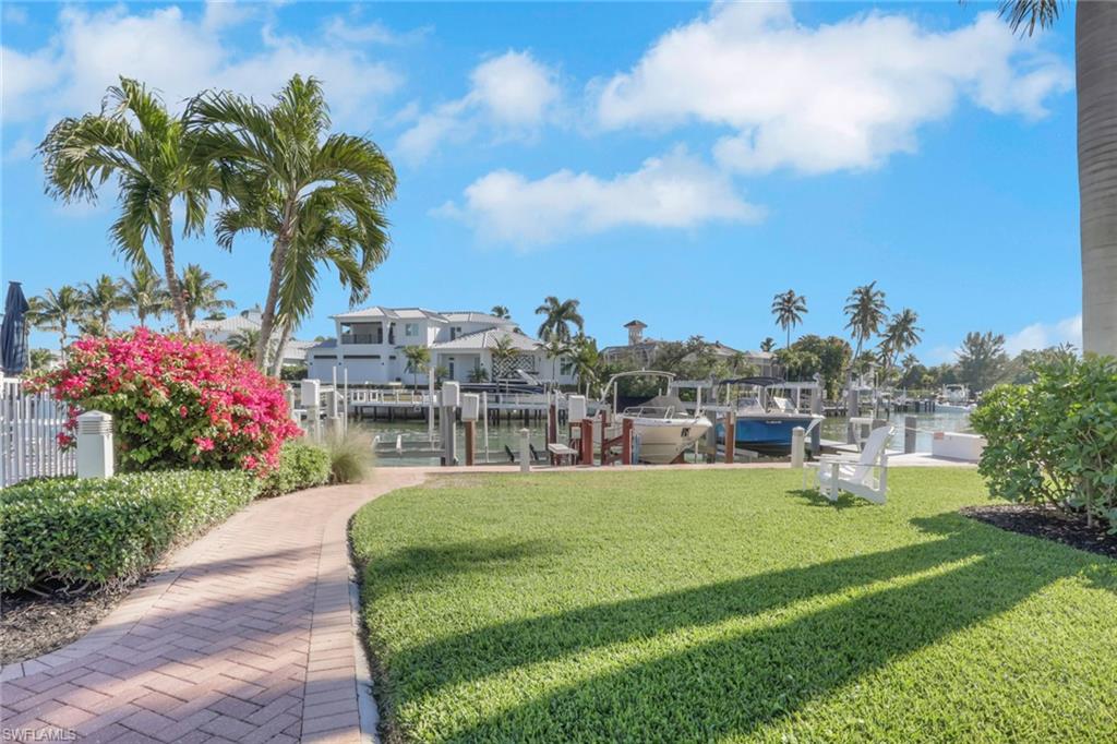 2100 Gulf Shore Blvd N 113 Property Photo 27