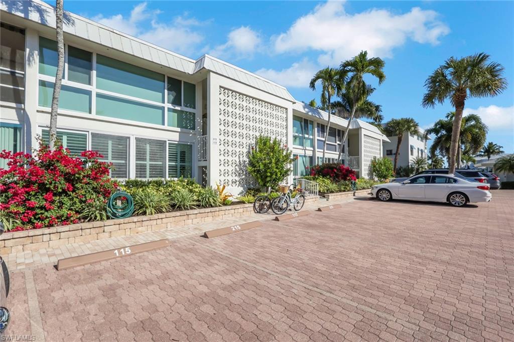2100 Gulf Shore Blvd N 113 Property Photo 29