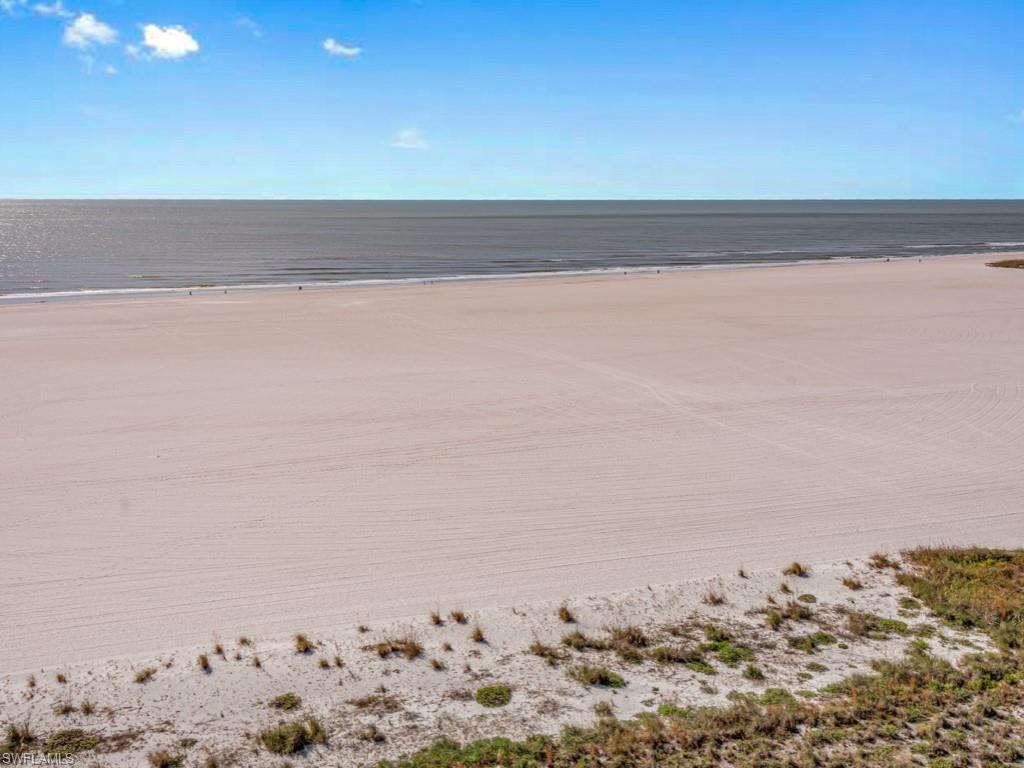 180 Seaview Ct 1209 Property Photo 4