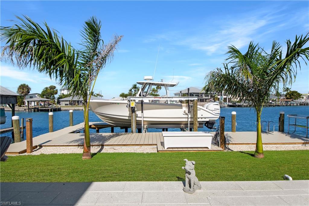 190 Tahiti Cir Property Photo 23