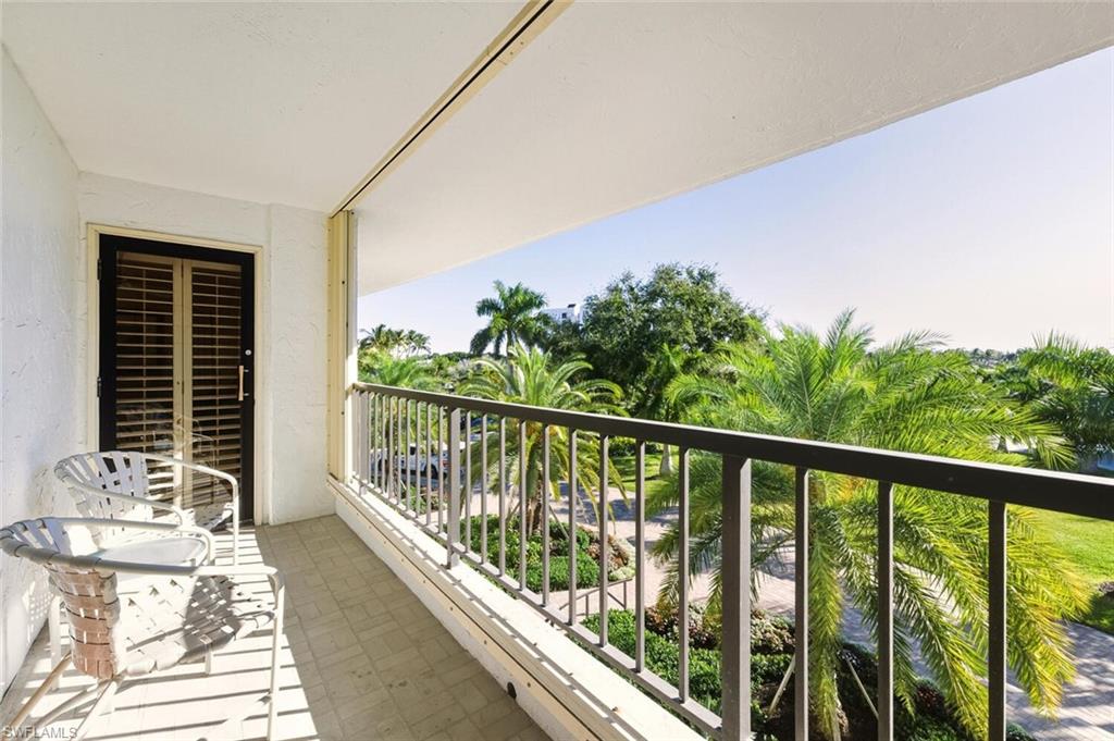 2378 Gulf Shore Blvd N 303 Property Photo 4