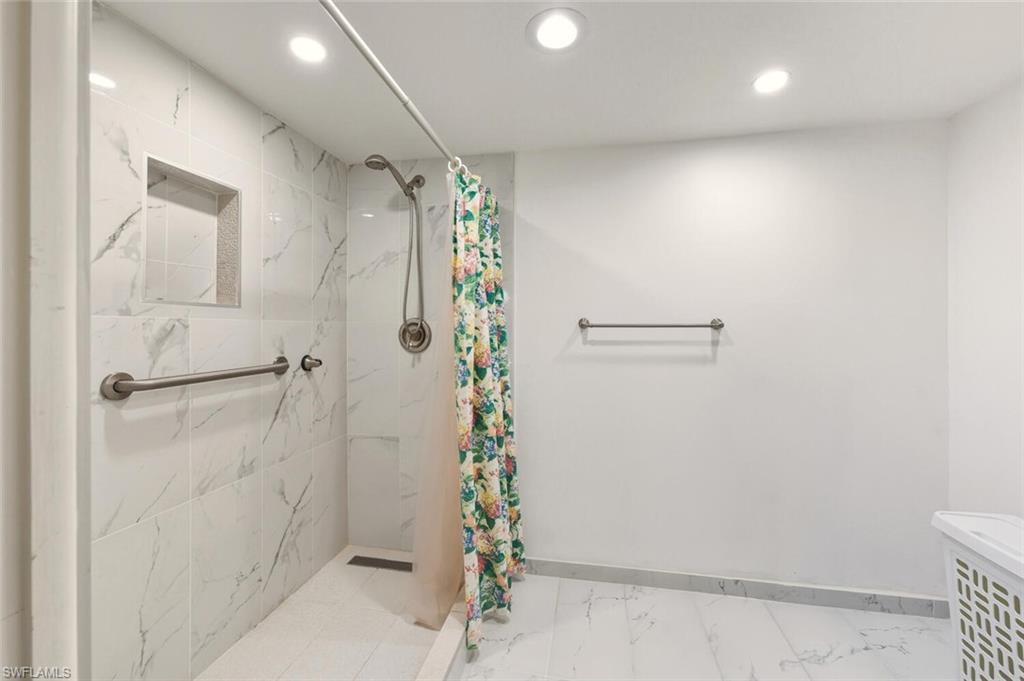 2378 Gulf Shore Blvd N 303 Property Photo 19