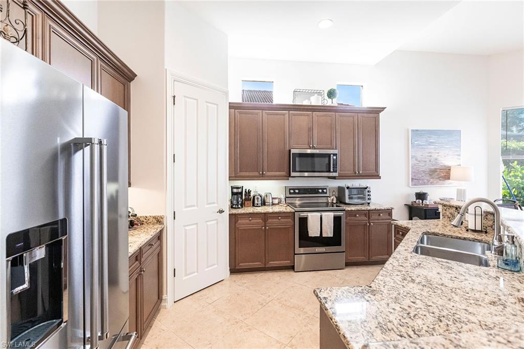 7863 Valencia Ct Property Photo 14