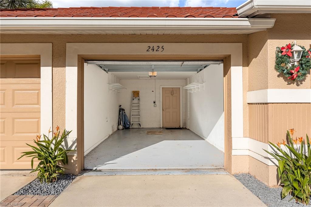 2770 Cypress Trace Cir 2425 Property Photo 4