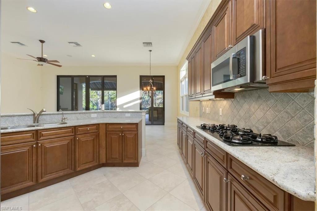 16834 Cabreo Dr Property Photo 14