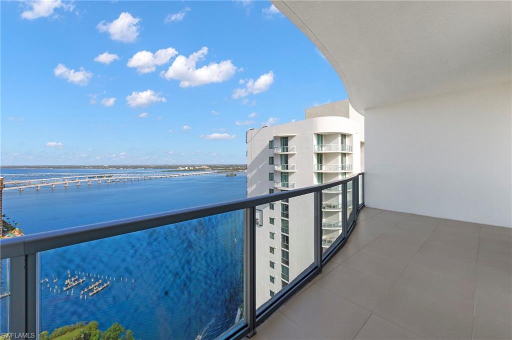 3000 Oasis Grand Blvd Mph6 Property Photo 3
