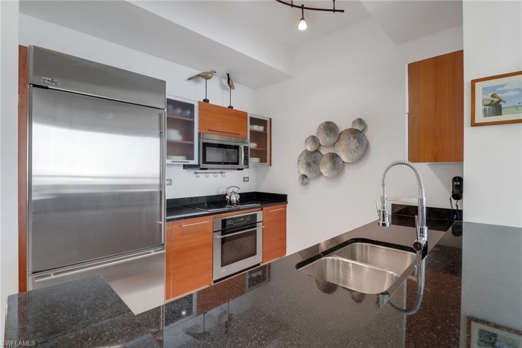 3000 Oasis Grand Blvd Mph6 Property Photo 9