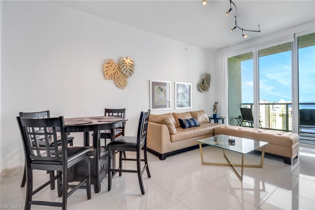 3000 Oasis Grand Blvd Mph6 Property Photo 12