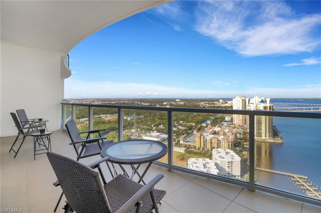 3000 Oasis Grand Blvd Mph6 Property Photo 29
