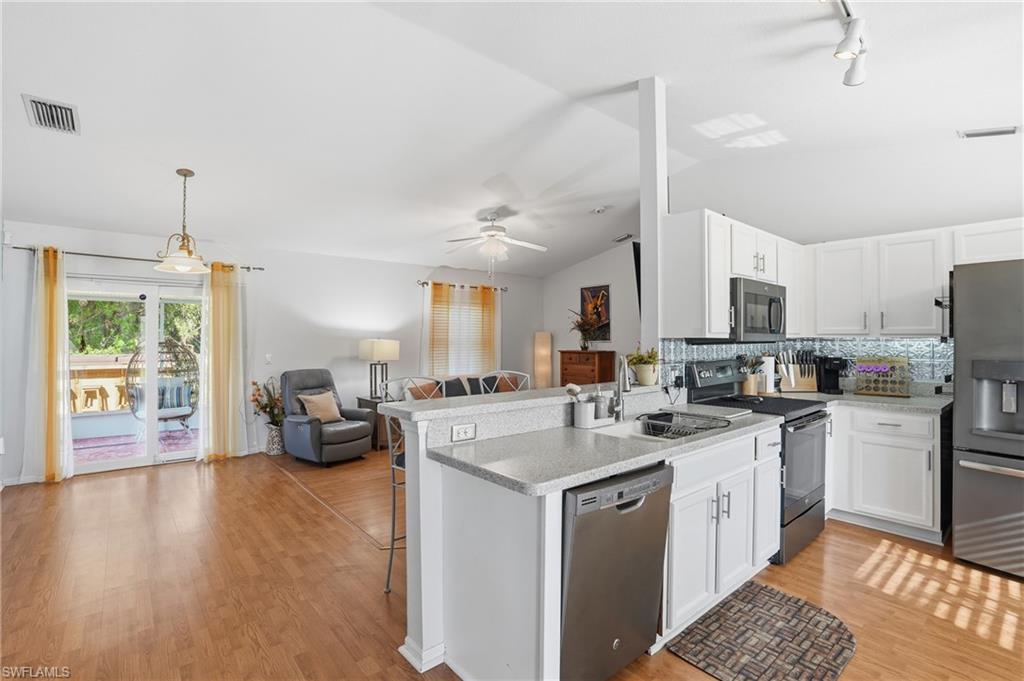 4673 Fernway Dr Property Photo 8