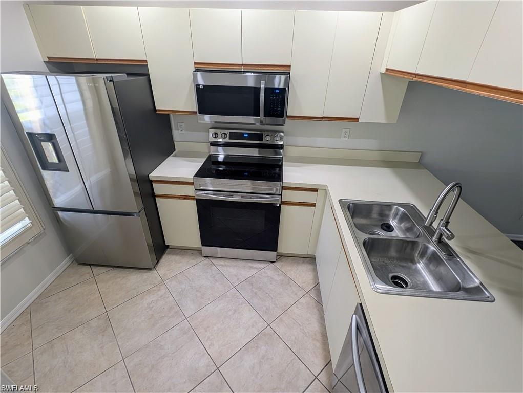 1915 Courtyard Way S G102 Property Photo 2