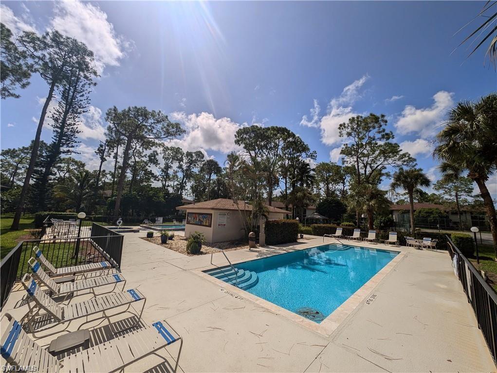 1915 Courtyard Way S G102 Property Photo 12