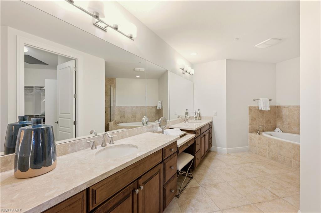2555 Marquesa Royale Ln 1-302 Property Photo 30