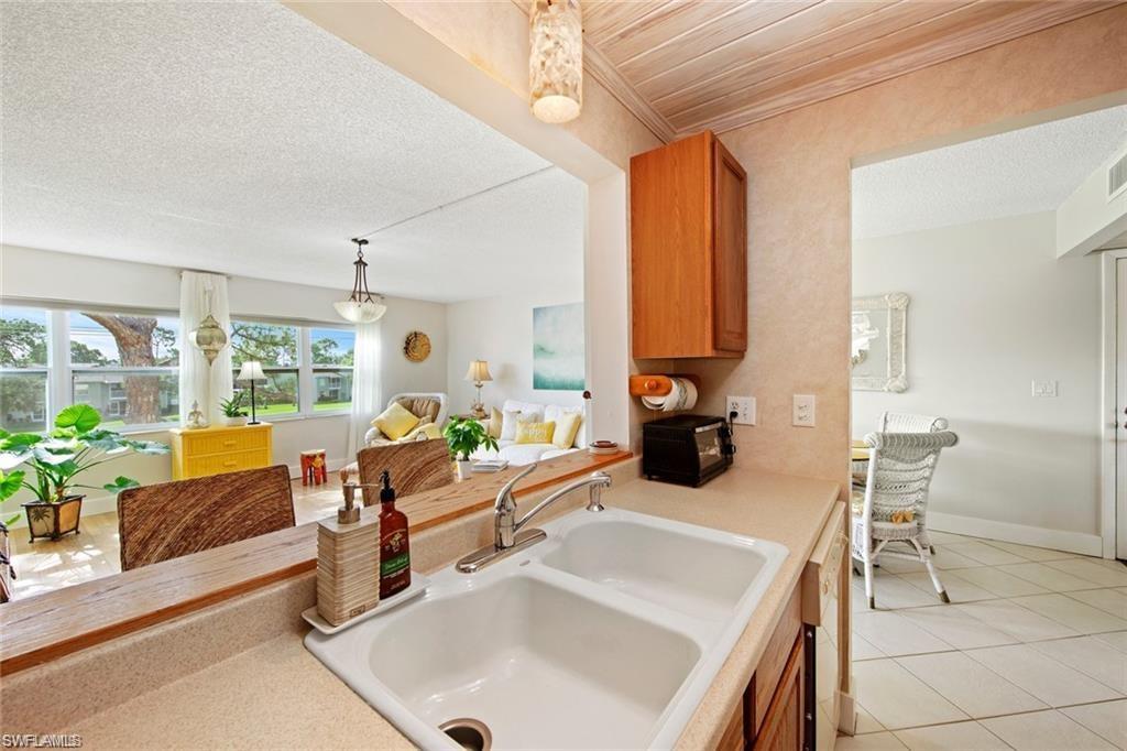 1085 Forest Lakes Dr 8305 Property Photo 12